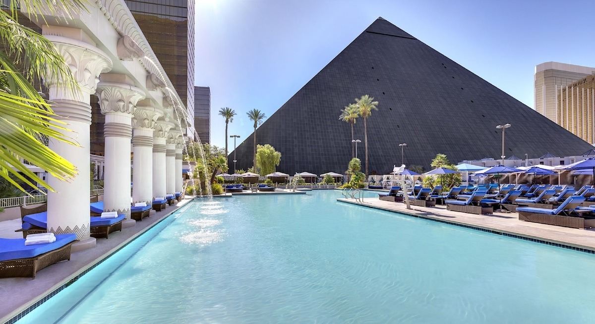 A Masterpiece of Light and Elegance: Luxor Hotel